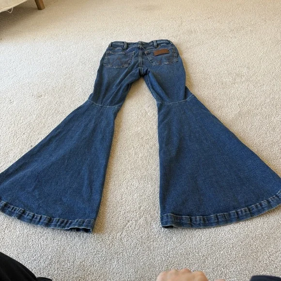 Wrangler Retro High Rise Trumpet Flare/Bell Bottom Jeans Size 26/32 - Picture 14 of 16